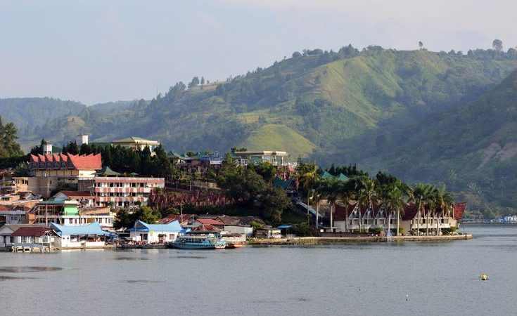 Pesona Parapat, Menikmati Keindahan Danau Toba dari Tepian Simalungun